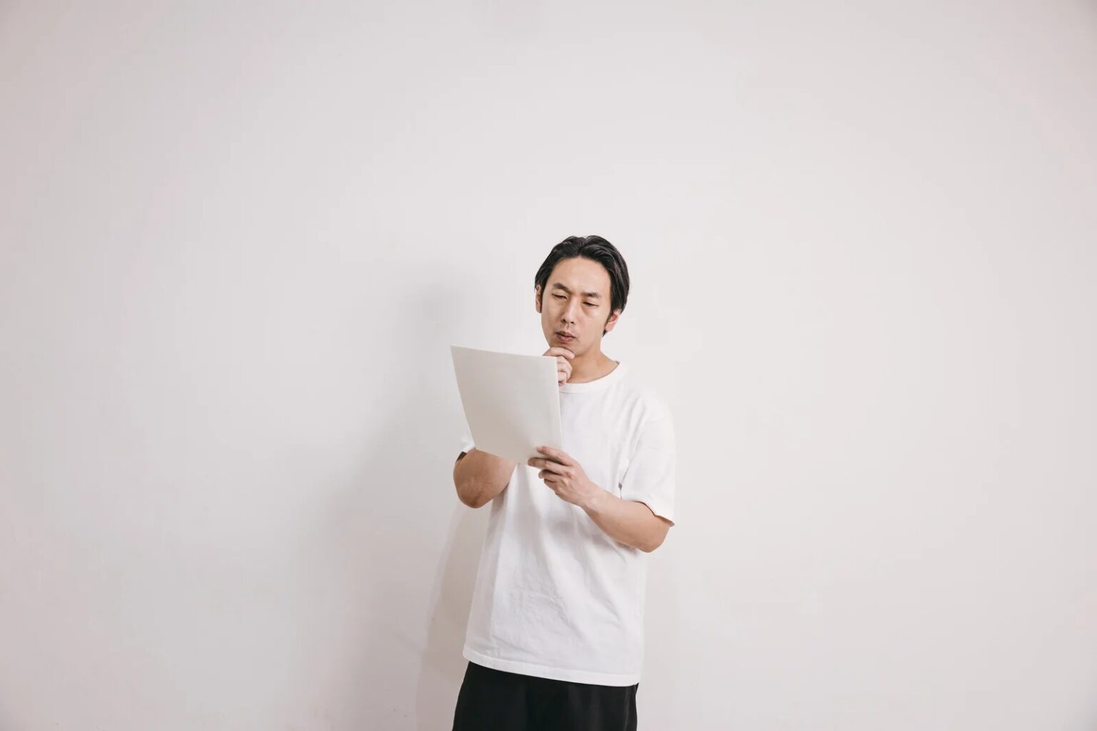 休職と欠勤の違いとは?利用できる4つの制度と5つの手当を紹介 | 退職金魚